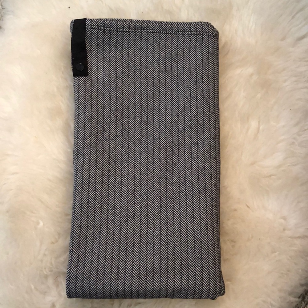 LuLu Lemon infinity scarf